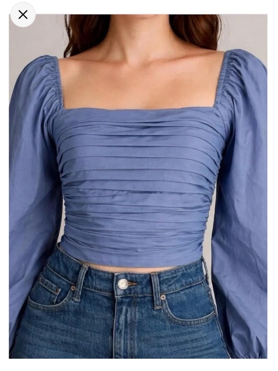 Abercrombie & Fitch Tops - NWOT Abercrombie Long Sleeve Crop Size XS